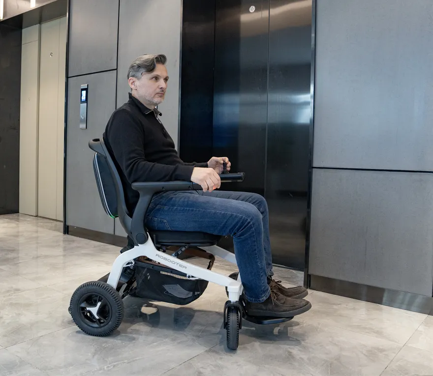 Love this chair! The turning radius is phenomenal, and the phone feature is awesome. Initially, a minor glitch worried me, but a quick call to customer service resolved everything. The customer service team is knowledgeable and accommodating, making a small adjustment to ensure everything is smooth. Highly satisfied!